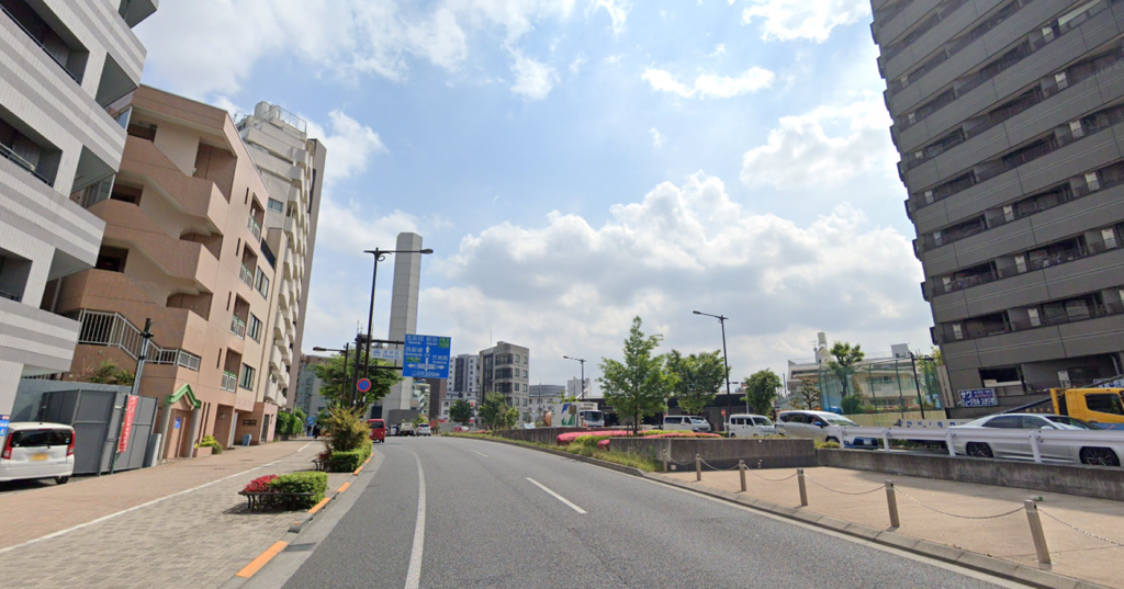 東京都新宿区_2車線道路