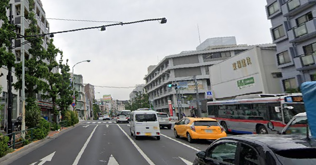 東京都目黒区_多車線