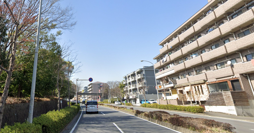 神奈川県横浜市都筑区_2車線道路